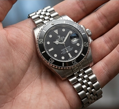 Rolex Submariner Date – The Ultimate Everyday Luxury That Solves Style & Durability Problems