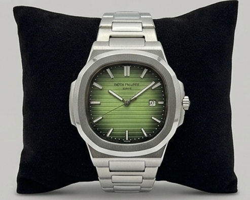 Nautilus-Inspired Luxury Watch: Upgrade Your Wrist Game & Look Sharp.